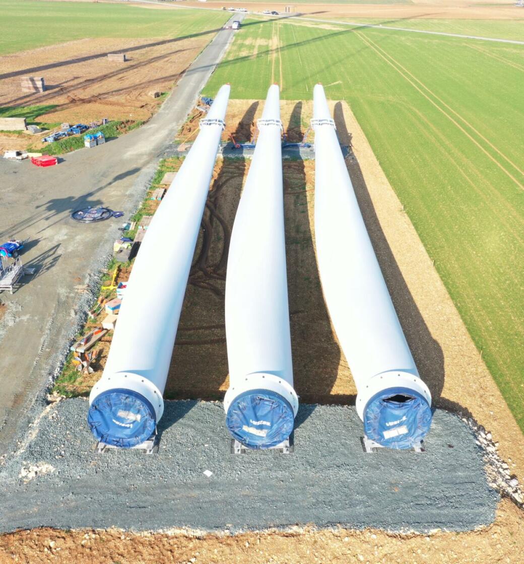 Parc éolien d'Andilly-Les-Marais - Pales d'une éolienne ©Focus Drone