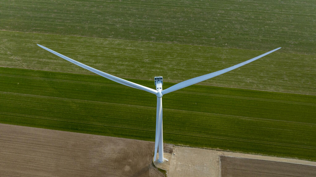 Cheniers wind farm - Wind turbine from the sky ©Drone Agile