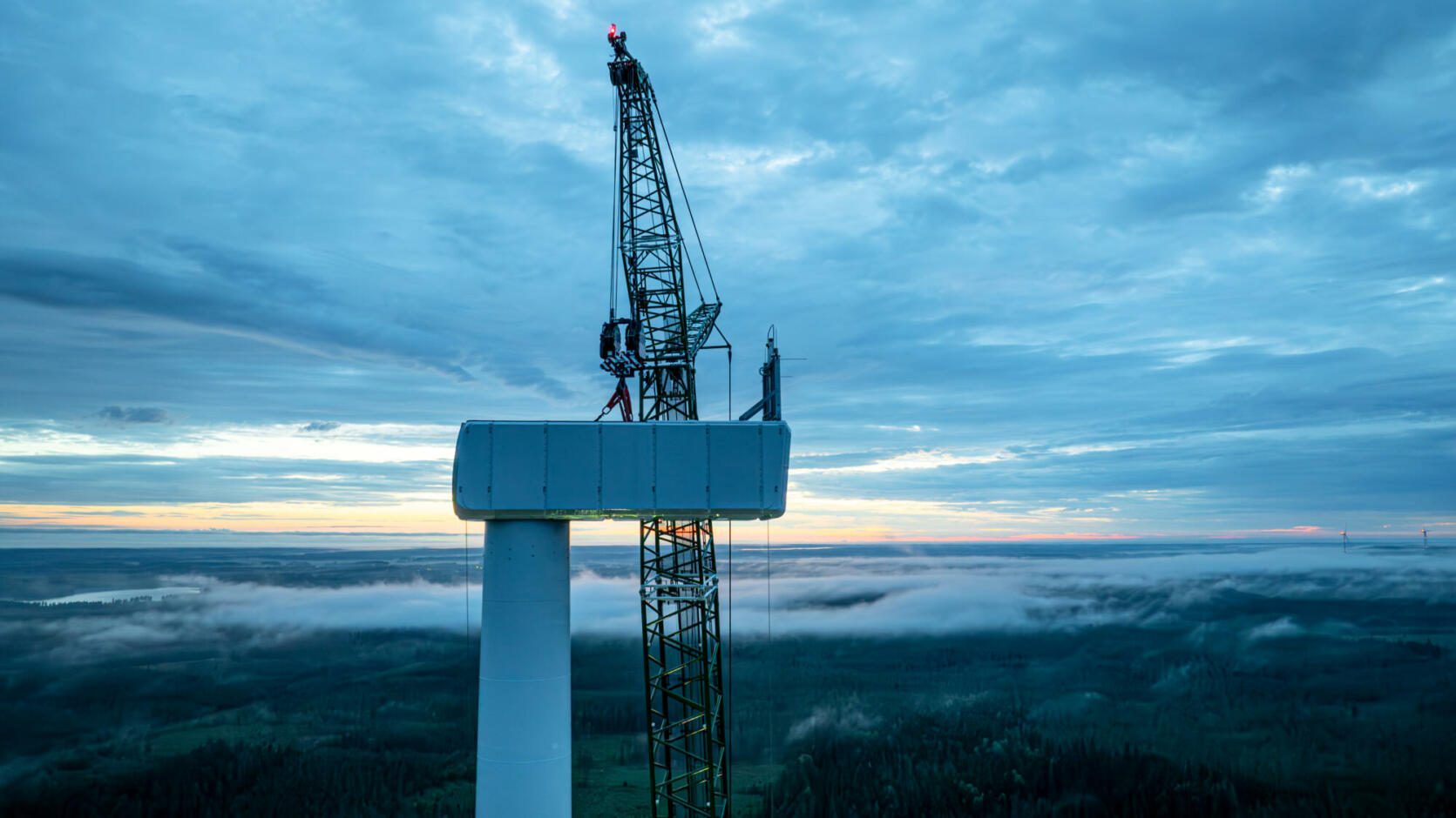 VIATTI wind farms - Top of a wind turbine ©HeliFoto